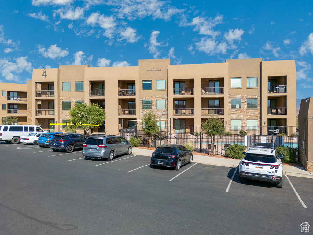 5228 VILLAS DR #4-102 Hurricane, UT 84737