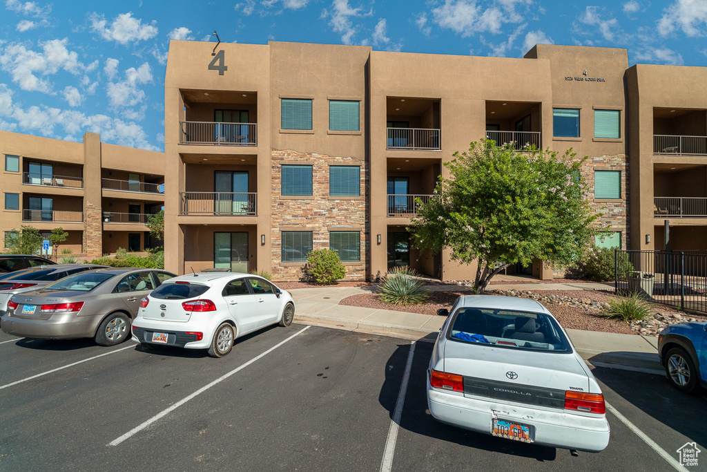 5228 VILLAS DR #4-102 Hurricane, UT 84737
