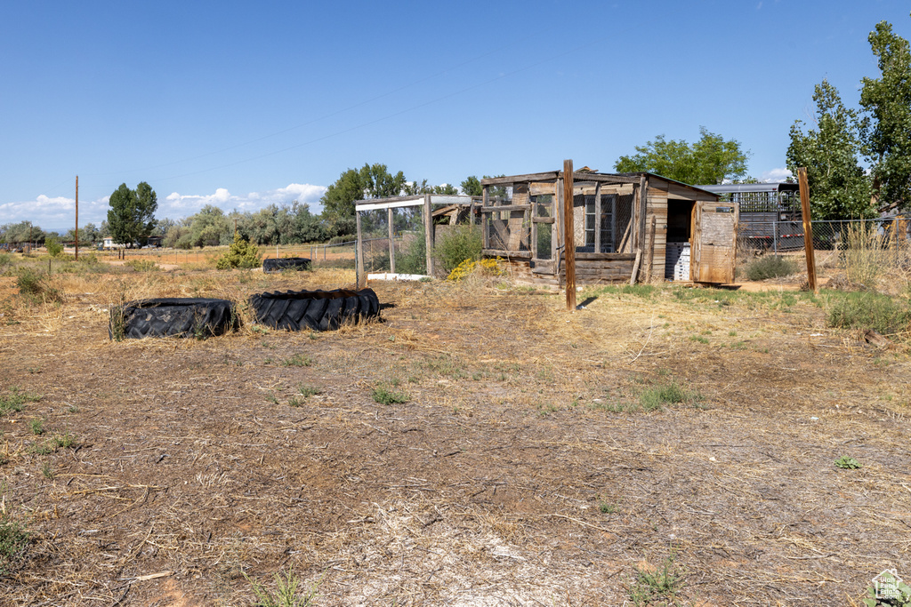 7272 N 9750 E Lapoint, UT 84039