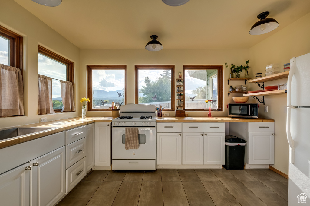 265 W ABAJO DR Monticello, UT 84535