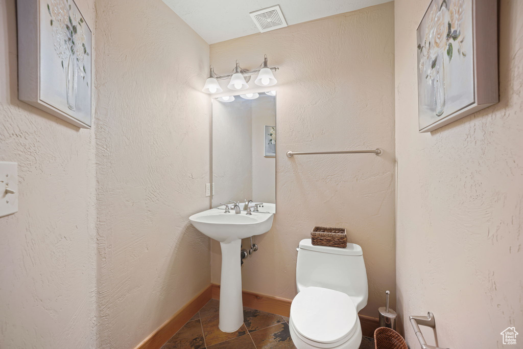 Photo 12 for MLS #2111930 at 6010 N Fox Pointe Cir #B1