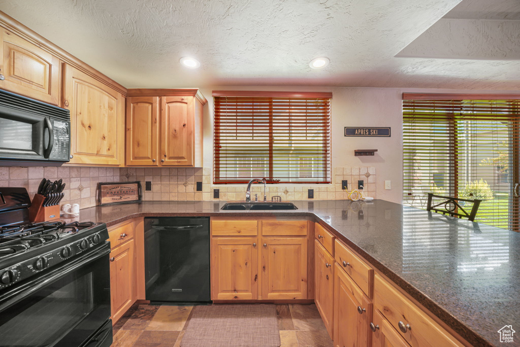 Photo 7 for MLS #2111930 at 6010 N Fox Pointe Cir #B1