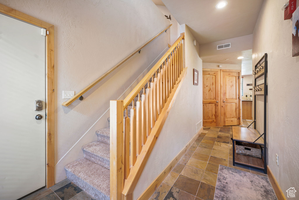 Photo 13 for MLS #2111930 at 6010 N Fox Pointe Cir #B1