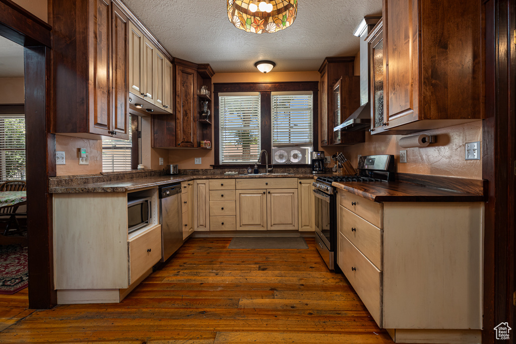 Photo 10 for MLS #2111935 at 90 N Main
