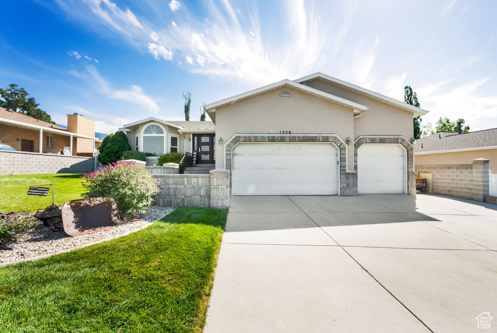 Photo 3 for MLS #2111953 at 1356 Eastpoint Dr