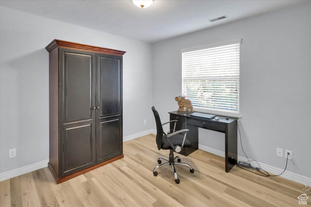 Photo 16 for MLS #2111975 at 8729 S Leafwood Ln