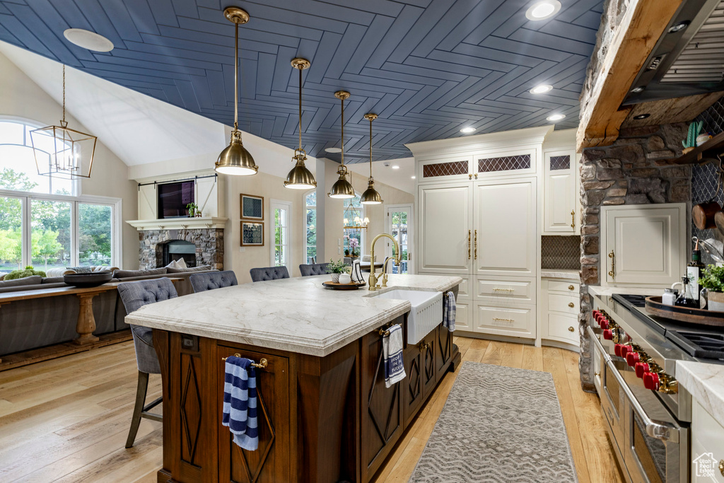 10228 S ALTAVILLA DR Sandy, UT 84092
