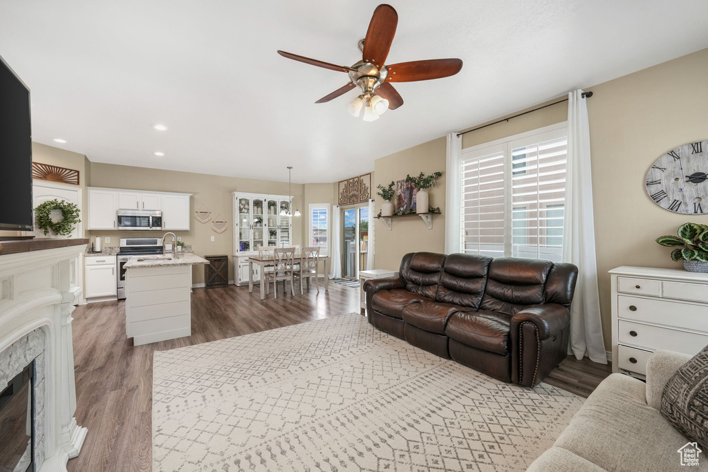 83 W APACHE RD Saratoga Springs, UT 84045