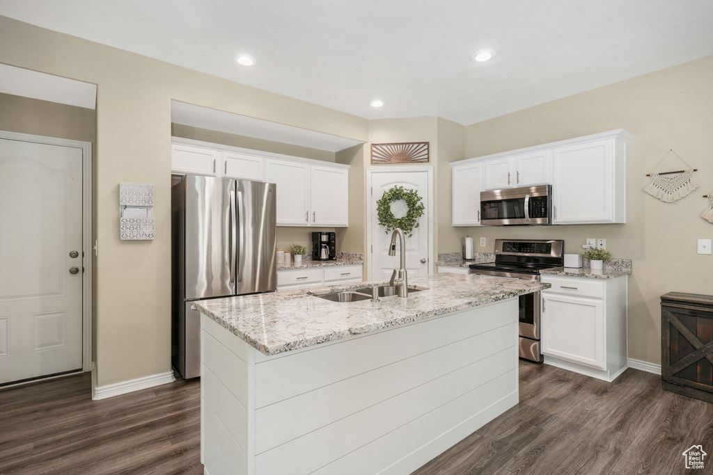 83 W APACHE RD Saratoga Springs, UT 84045