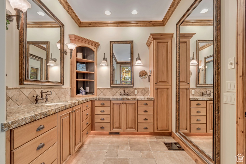 46 E LONE HOLLOW DR Sandy, UT 84092