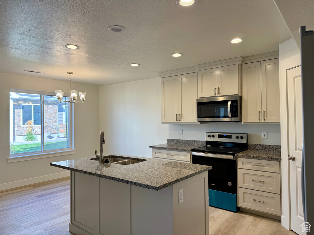 194 W SEASNONS LN #51 Garden City, UT 84028