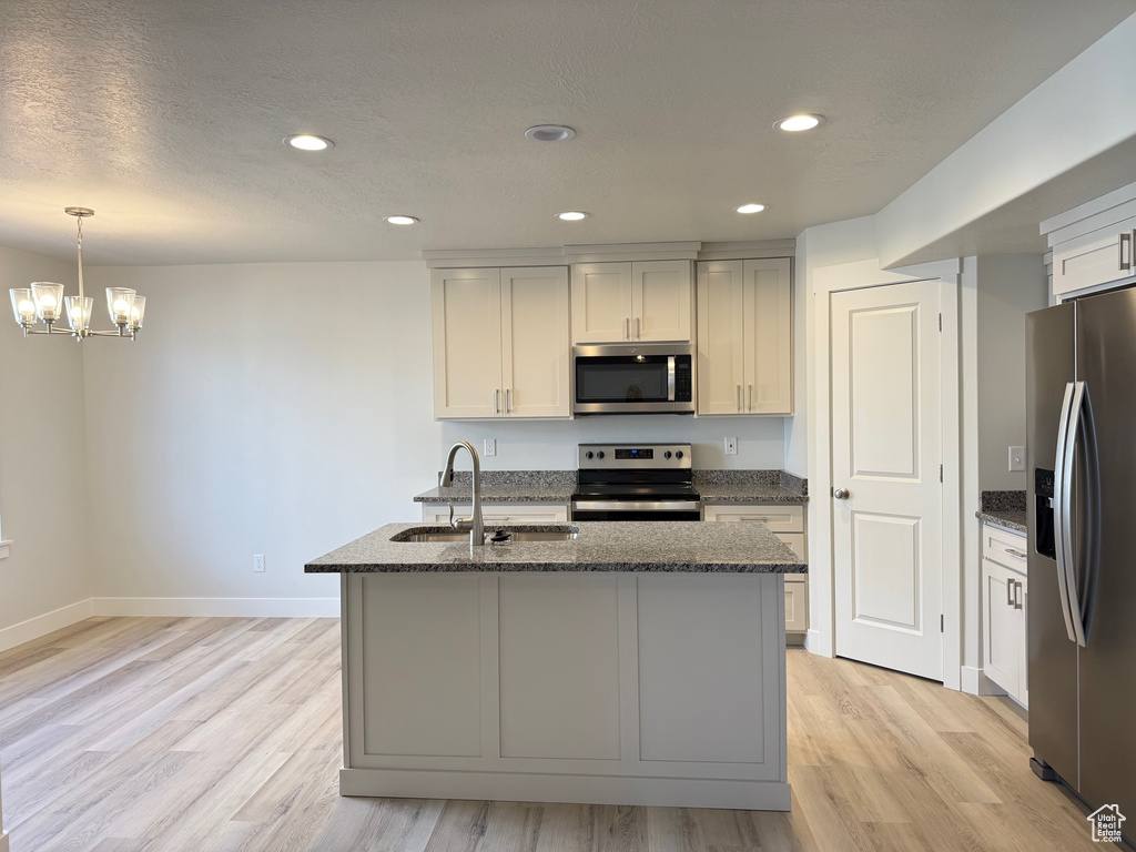 194 W SEASNONS LN #51 Garden City, UT 84028