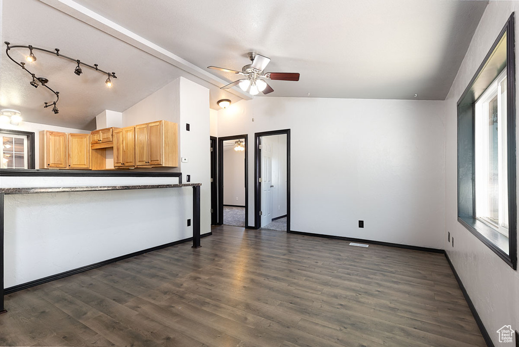 Photo 8 for MLS #2112084 at 4975 N Tomahawk Dr