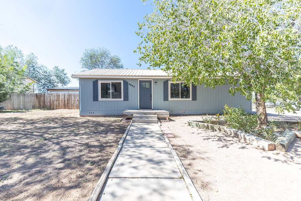 Photo 2 for MLS #2112084 at 4975 N Tomahawk Dr
