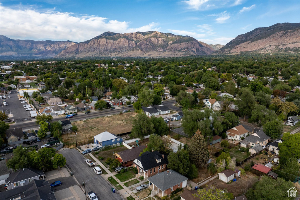 Photo 31 for MLS #2112085 at 3048 Ogden Ave