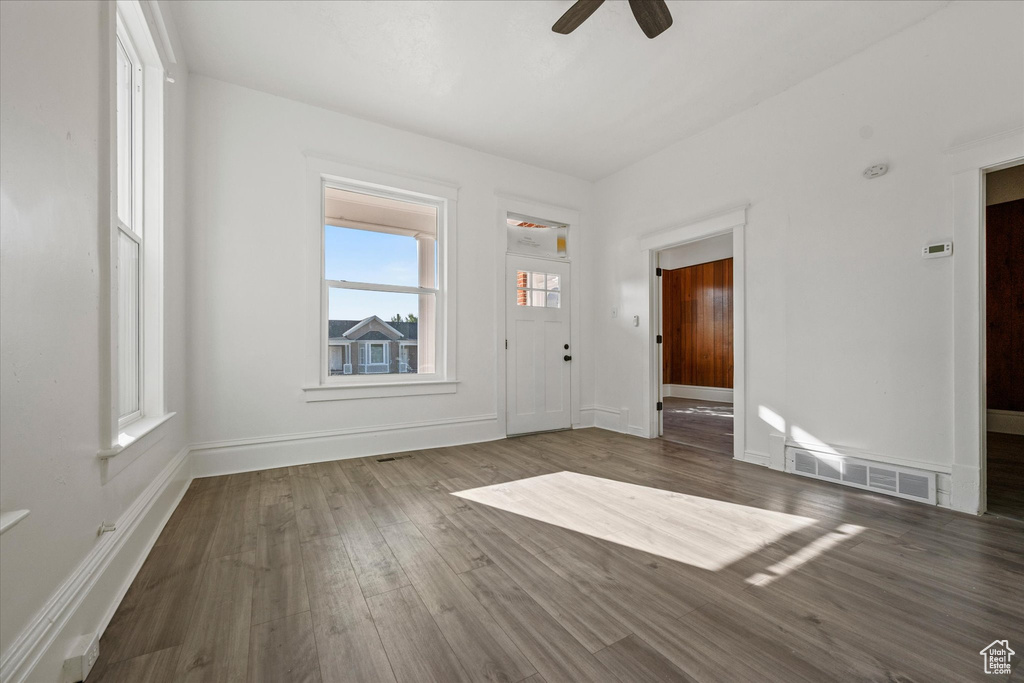 Photo 9 for MLS #2112085 at 3048 Ogden Ave