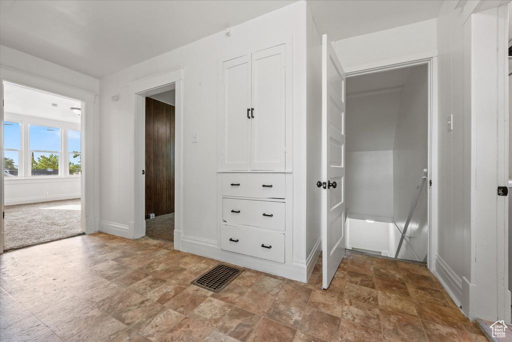 Photo 24 for MLS #2112085 at 3048 Ogden Ave