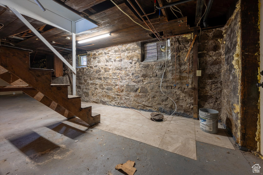 Photo 27 for MLS #2112085 at 3048 Ogden Ave