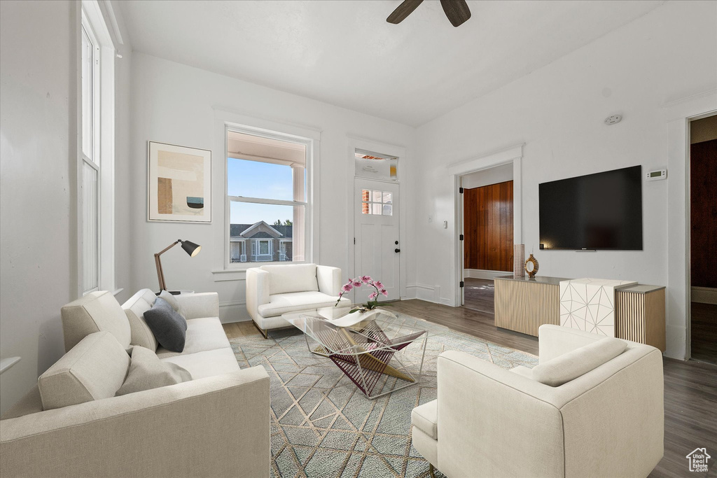 Photo 4 for MLS #2112085 at 3048 Ogden Ave