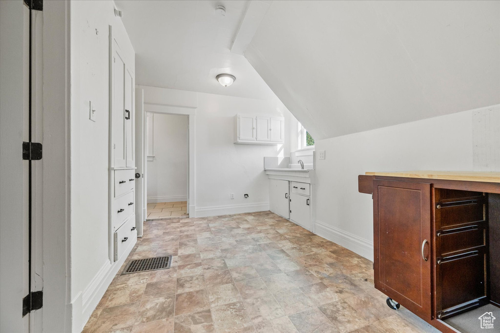 Photo 18 for MLS #2112085 at 3048 Ogden Ave