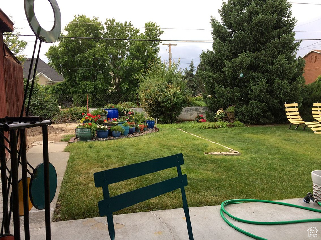 1244 E LORRAINE DR Salt Lake City, UT 84106