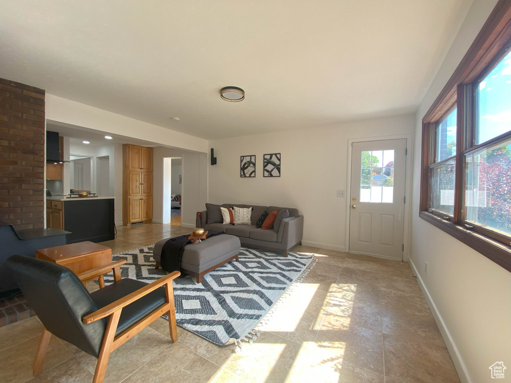 1244 E LORRAINE DR Salt Lake City, UT 84106