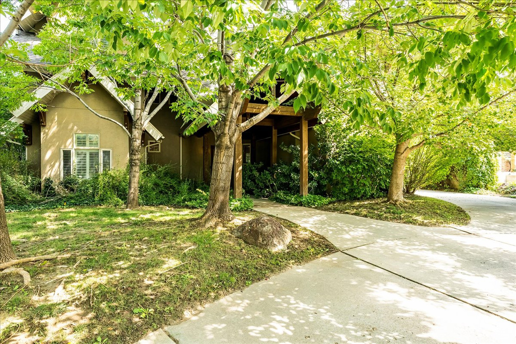 4757 S MEADOWVIEW RD Murray, UT 84107