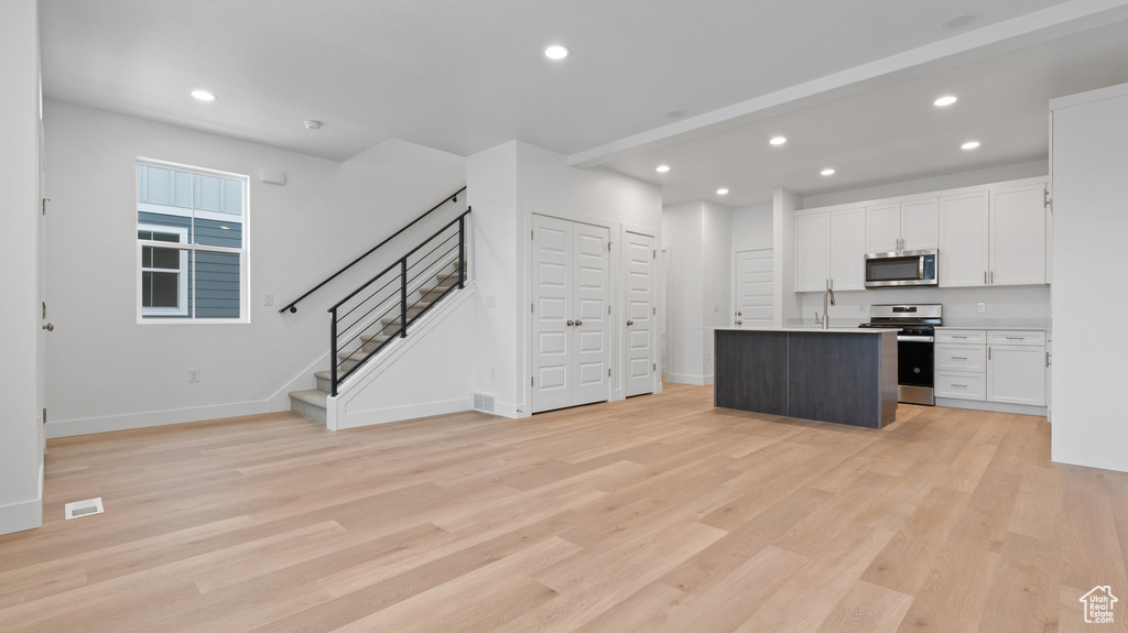 Photo 3 for MLS #2112104 at 1076 E 1930 South #422