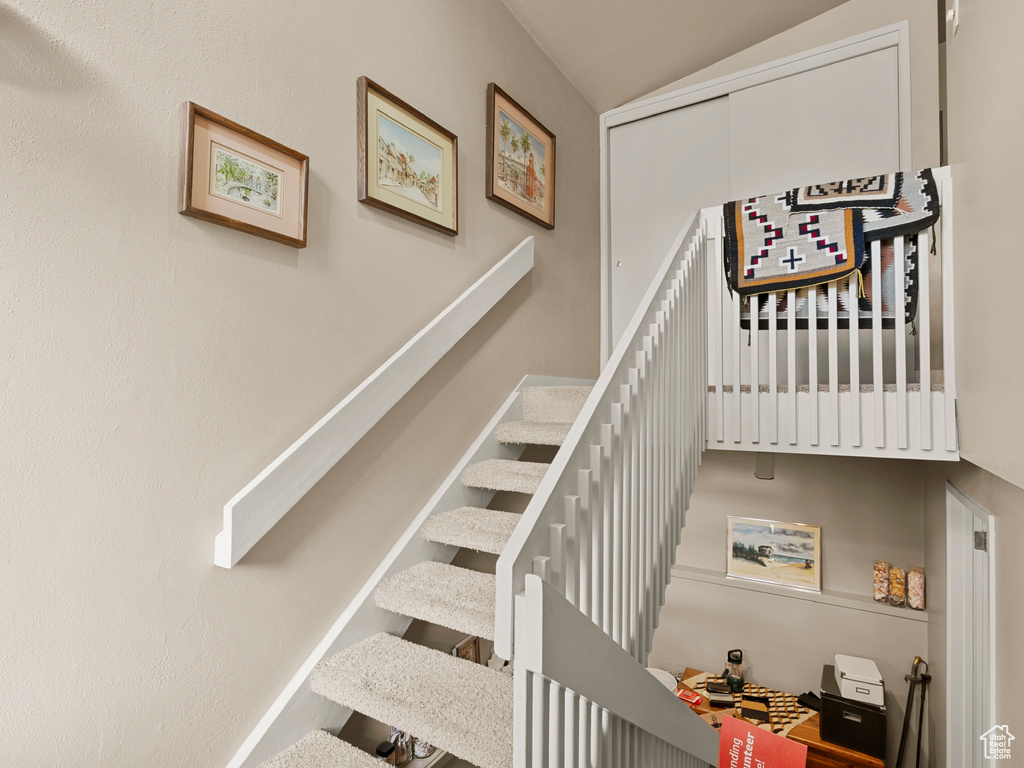 Photo 14 for MLS #2112112 at 3599 E Avondale Dr
