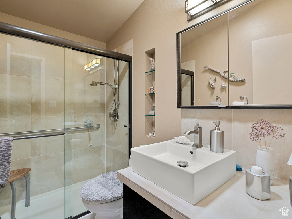 Photo 9 for MLS #2112112 at 3599 E Avondale Dr