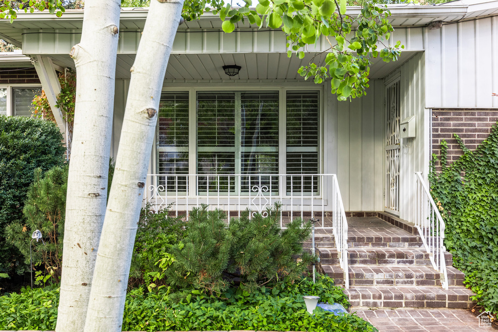 Photo 2 for MLS #2112136 at 5100 S Woodmont Dr