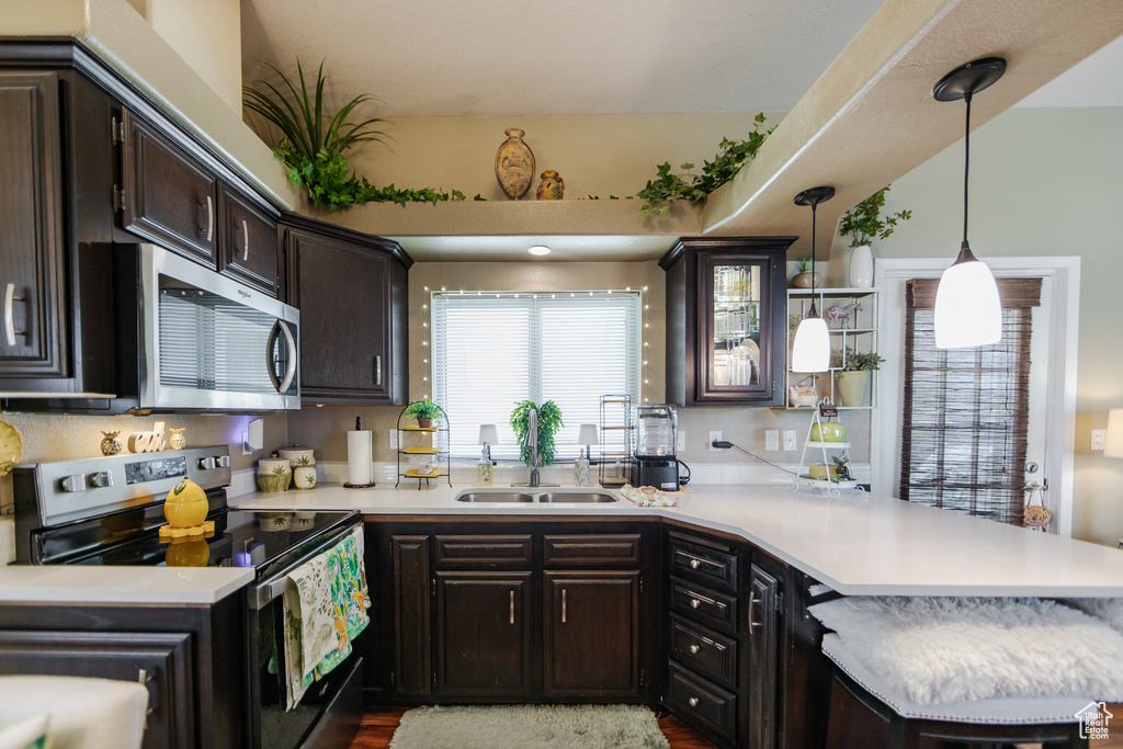 Photo 5 for MLS #2112156 at 15 Cottonwood Ln