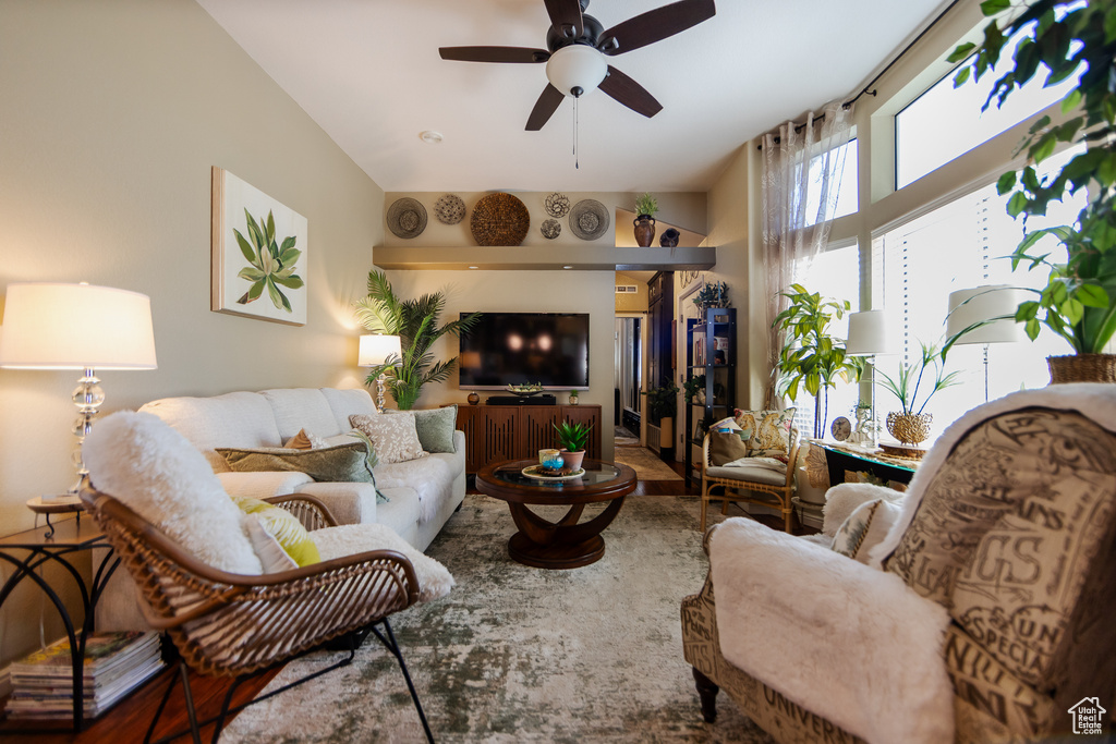Photo 8 for MLS #2112156 at 15 Cottonwood Ln