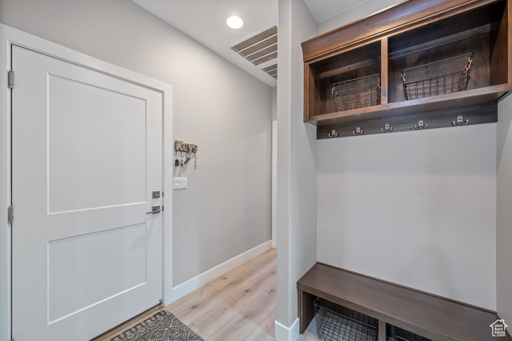 397 S LEONI WAY Washington, UT 84780