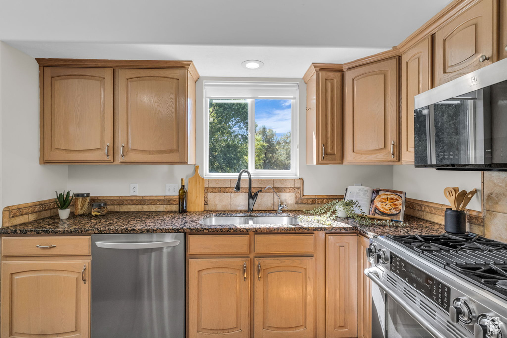 12267 S HIGH CREEK CIR Riverton, UT 84065