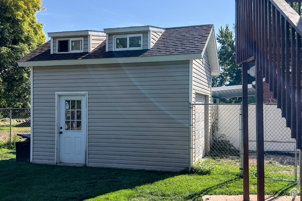 5670 S REDWOOD LN South Ogden, UT 84403