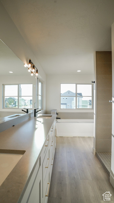 992 W 1910 S Syracuse, UT 84075