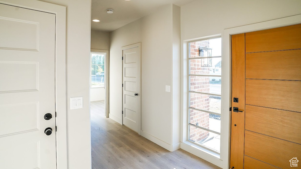 992 W 1910 S Syracuse, UT 84075