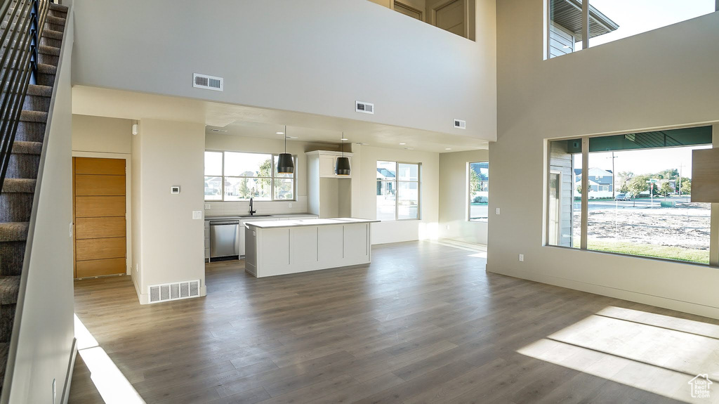 992 W 1910 S Syracuse, UT 84075