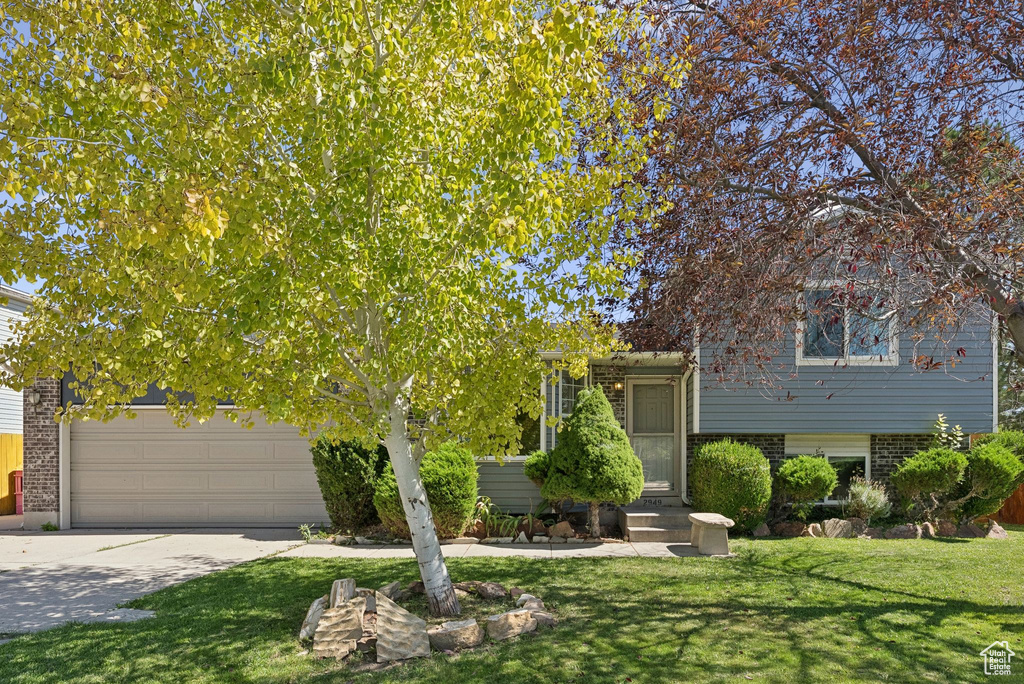 2949 S WINSTON DR West Valley City, UT 84128