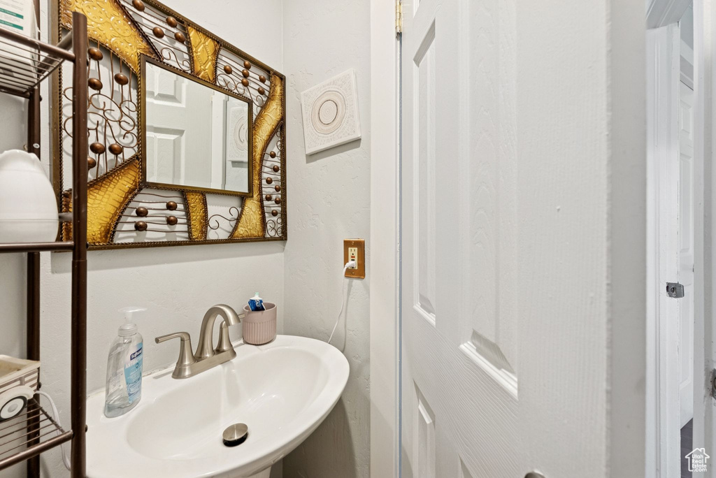2949 S WINSTON DR West Valley City, UT 84128