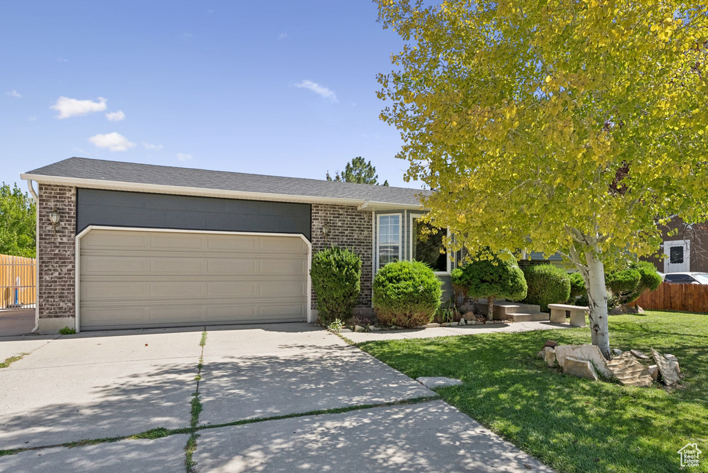 2949 S WINSTON DR West Valley City, UT 84128