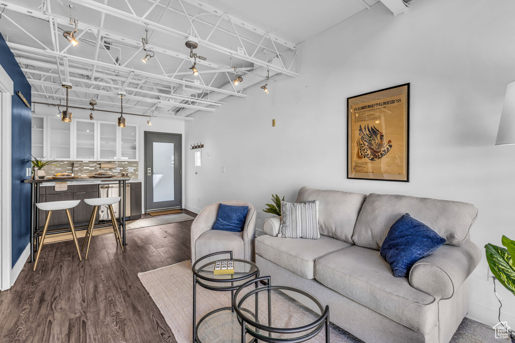 Photo 3 for MLS #2112284 at 360 W Broadway #604