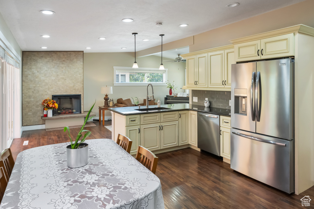 4085 S OLYMPIC WAY Holladay, UT 84124