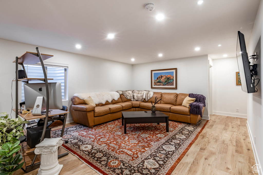 Photo 8 for MLS #2112343 at 1393 E Hickory Ln