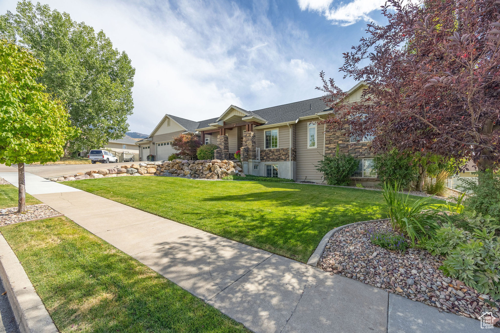 Photo 3 for MLS #2112345 at 878 E 400 South