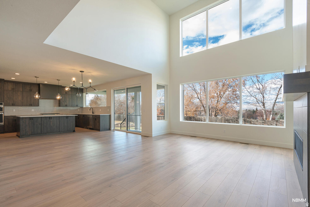 11186 S 1000 E #1 Sandy, UT 84094