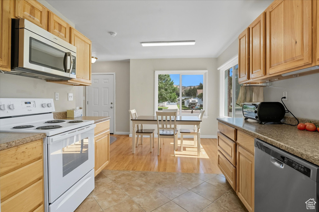 Photo 8 for MLS #2112371 at 325 N 200 West