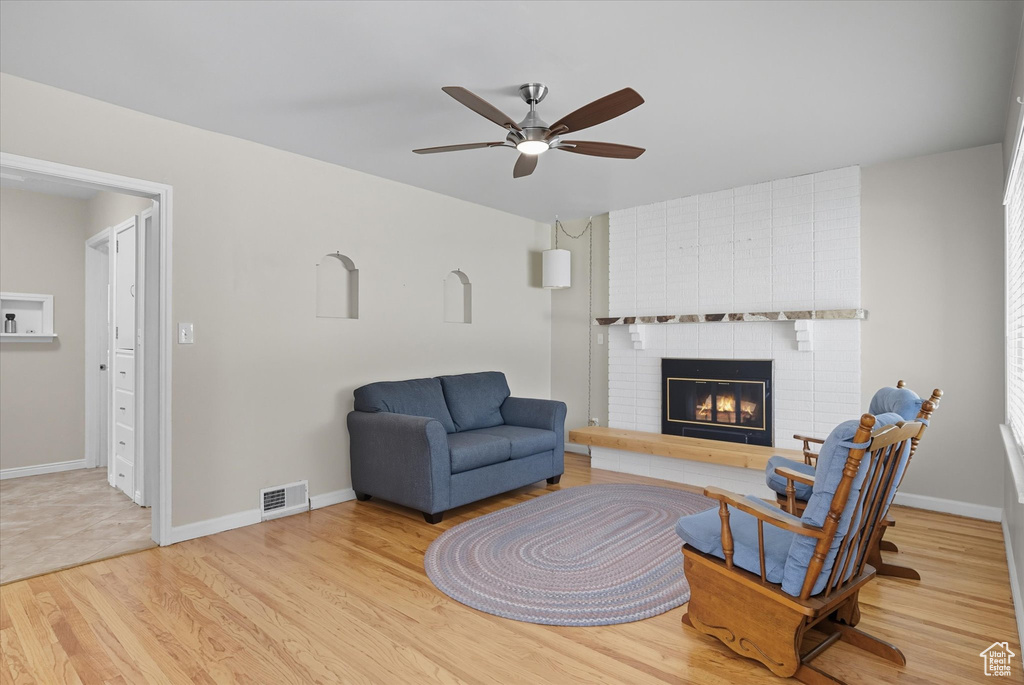 Photo 4 for MLS #2112371 at 325 N 200 West