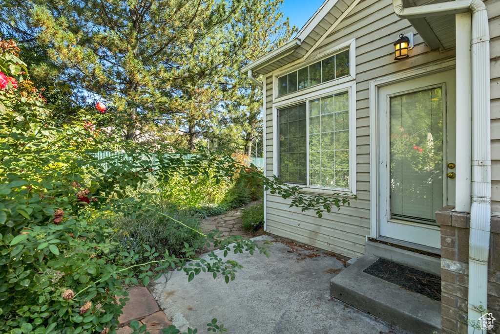Photo 4 for MLS #2112388 at 274 N 100 West